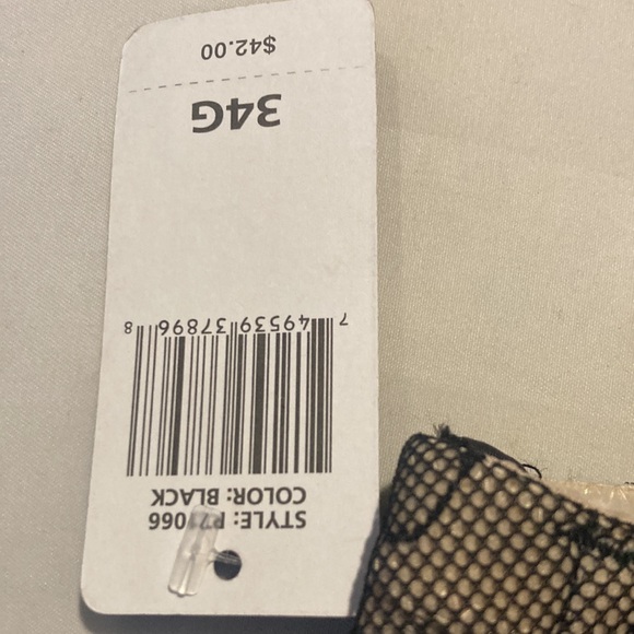 PARISA - Picture 9 of 14